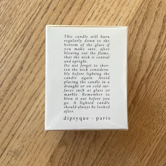 diptyque violet scented candle - Picture 3 of 5